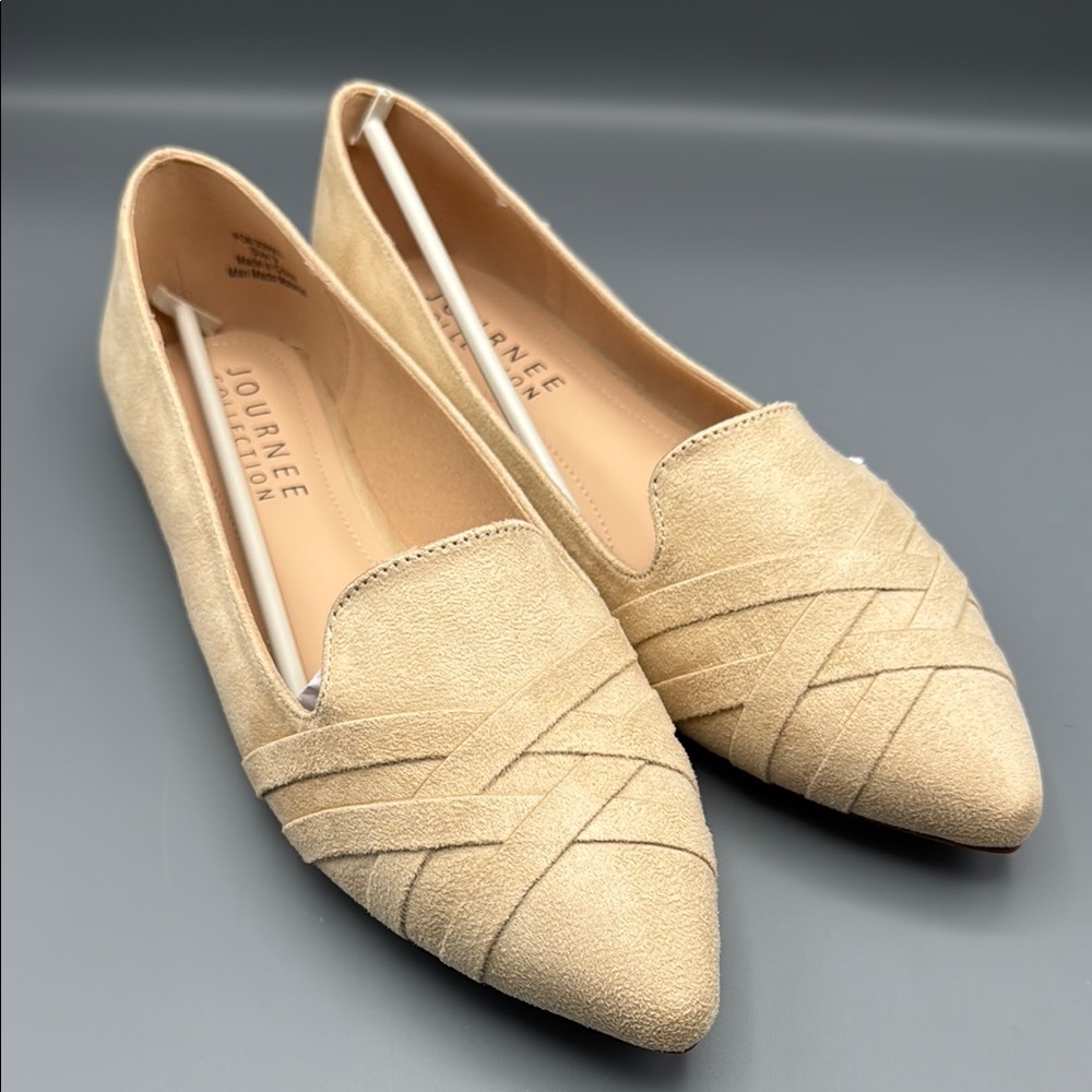 Journee Womens Mindee Slip On Pointed Toe Loafer Flats
